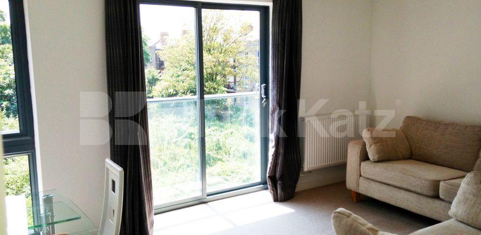 			NEW INSTRUCTION , 2 Bedroom, 1 bath, 1 reception Apartment			 Brixton Road, Oval